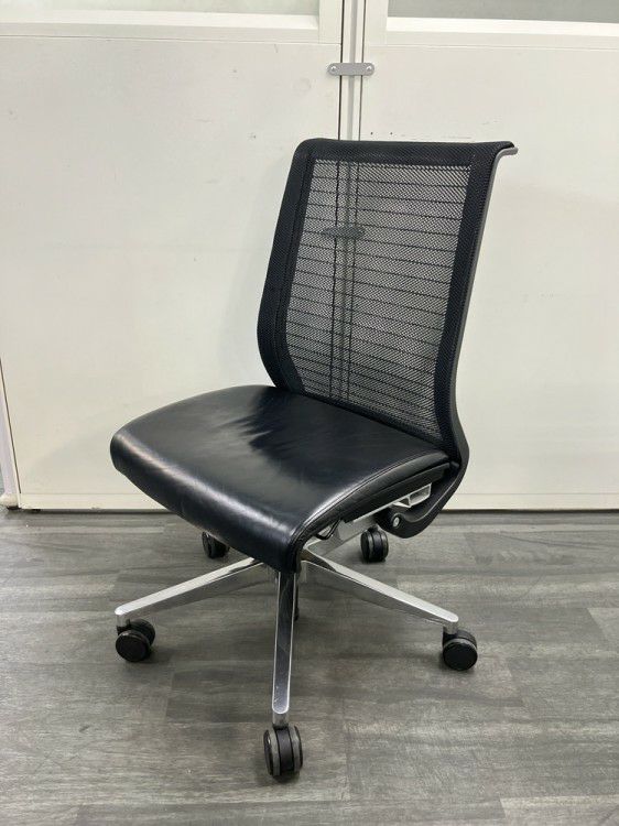 スチールケースシンク（Think）チェア シンクチェア 商品画像1