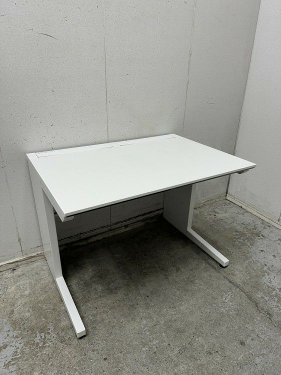 コクヨisシリーズ 1000平デスク 商品画像1