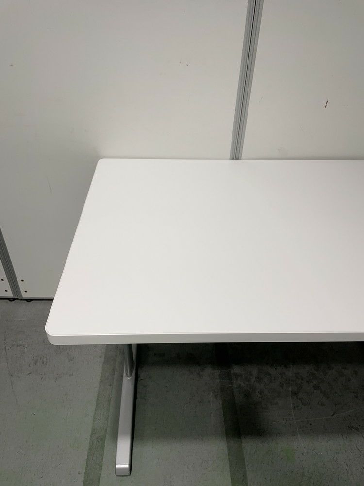 オカムラ8177シリーズ ミーティングテーブル 商品画像3