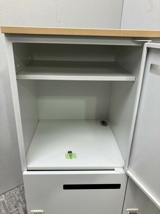 ナイキCWシリーズ ダイヤル式天板付4人用パーソナルロッカー	 商品画像6