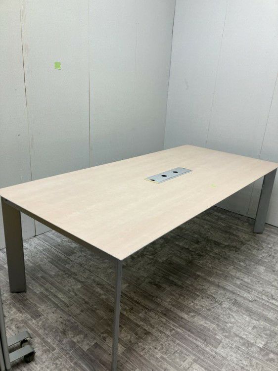 ウチダ（内田洋行）2150ミーティングテーブル 商品画像2