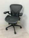 HermanMiller（ハーマンミラー）アーロンチェア 可動肘付アーロンチェア 商品画像1