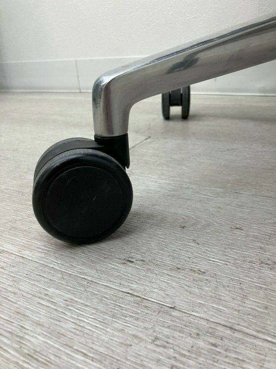 CROSSLINE(クロスライン)シリーズ 可動肘付クロスラインチェア 商品画像16