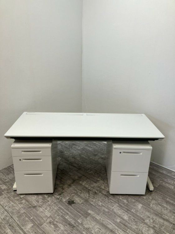 コクヨisシリーズ 1600平デスク＋ワゴン3点セット 商品画像1