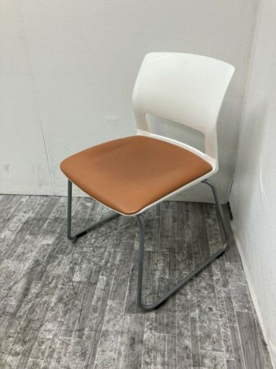 コクヨスタッキングチェア 商品画像1