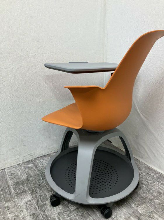 スチールケースノード（Node）チェア メモ台付きノードチェア 商品画像8