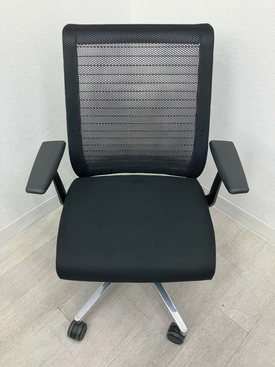 スチールケースシンク（Think）チェア 固定肘付シンクチェア 商品画像6