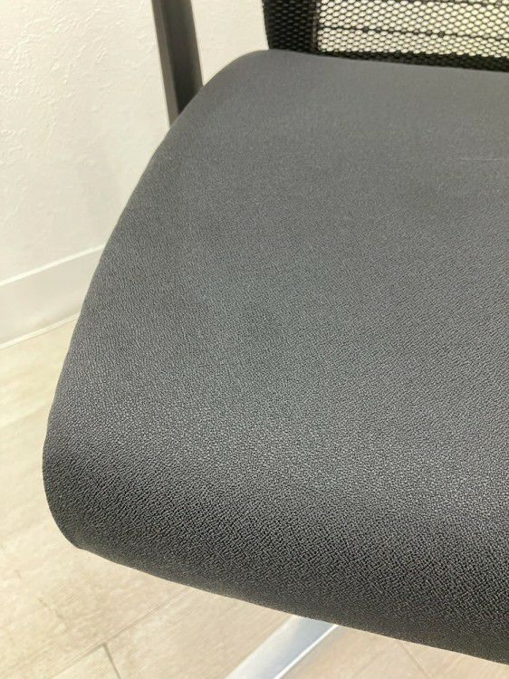 スチールケースシンク（Think）チェア 固定肘付シンクチェア 商品画像10
