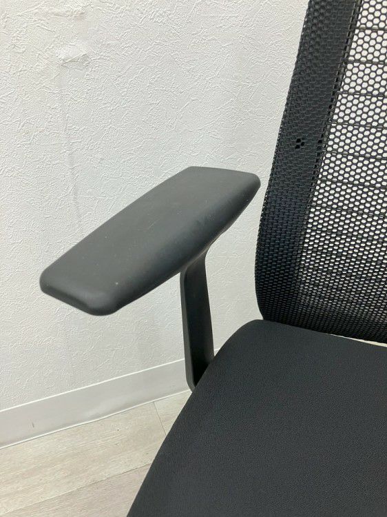 スチールケースシンク（Think）チェア 固定肘付シンクチェア 商品画像12