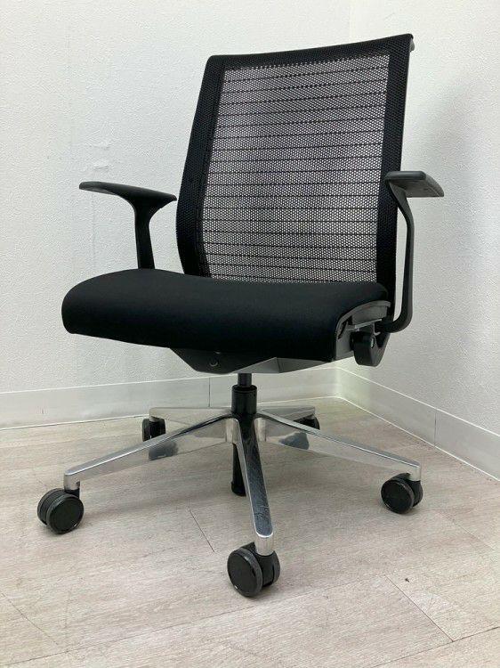 スチールケースシンク（Think）チェア 固定肘付シンクチェア 商品画像13