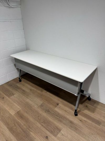 イトーキ平行スタックテーブル 商品画像1