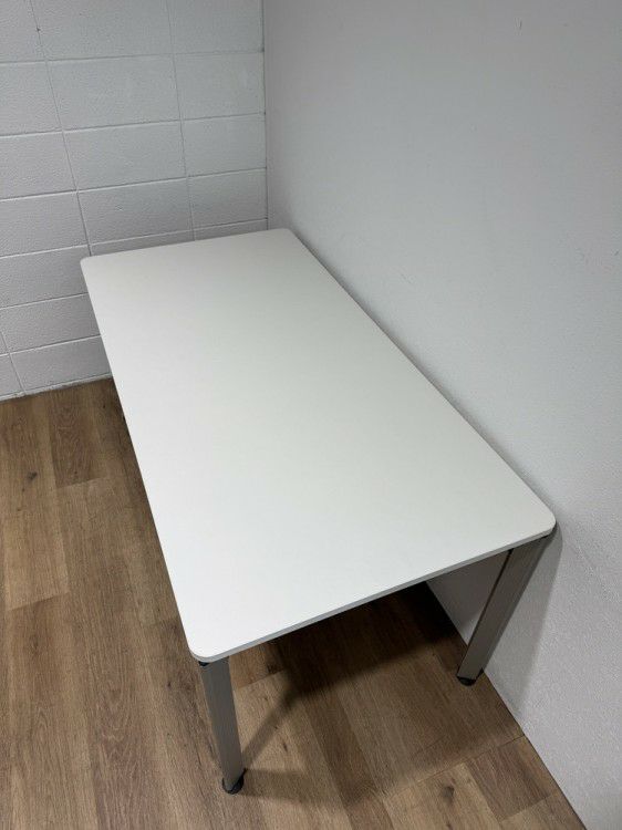 イトーキDEシリーズ ミーティングテーブル 商品画像2