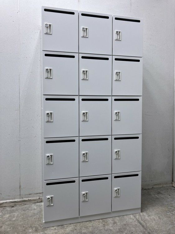 ウチダ（内田洋行）エルレージシリーズ 15人用パーソナルロッカー 商品画像1