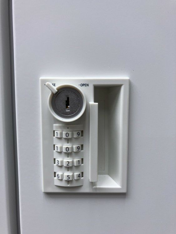 ウチダ（内田洋行）エルレージシリーズ 15人用パーソナルロッカー 商品画像2