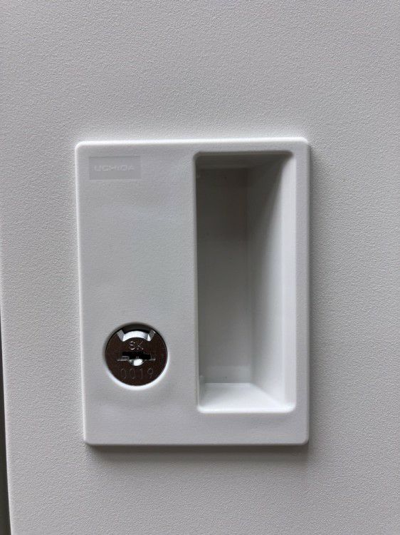 ウチダ（内田洋行）8人用パーソナルロッカー 商品画像2