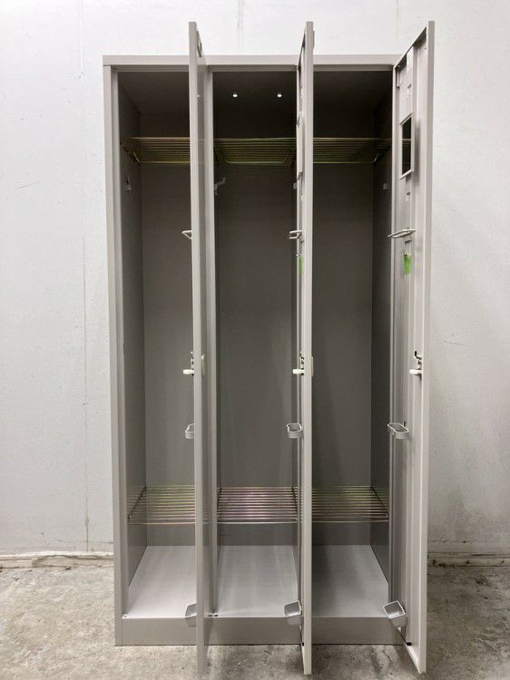 イトーキL型ロッカーシリーズ 3人用ロッカー 商品画像3