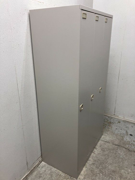 イトーキL型ロッカーシリーズ 3人用ロッカー 商品画像8