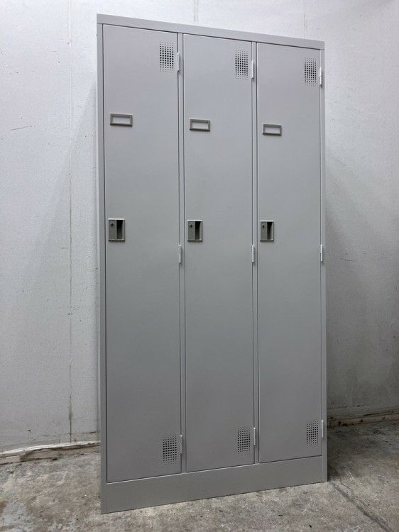 豊国工業TLKシリーズ 3人用ロッカー 商品画像1