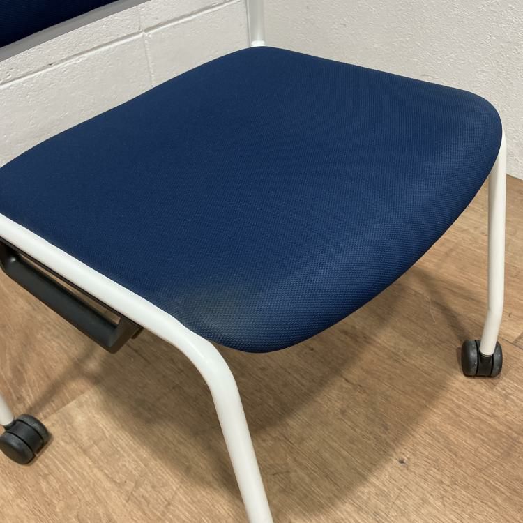 イトーキエレックSCシリーズ スタッキングチェア 商品画像4