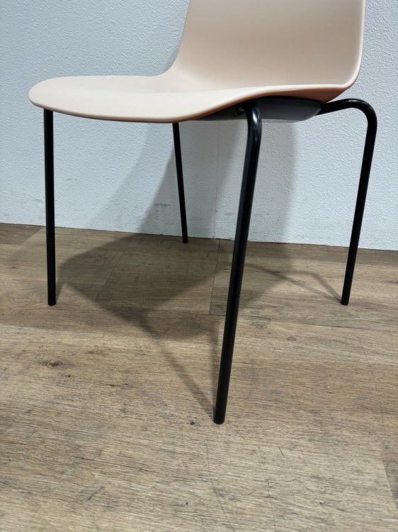 イトーキnino(ニーノ)シリーズ スタッキングチェア 商品画像5