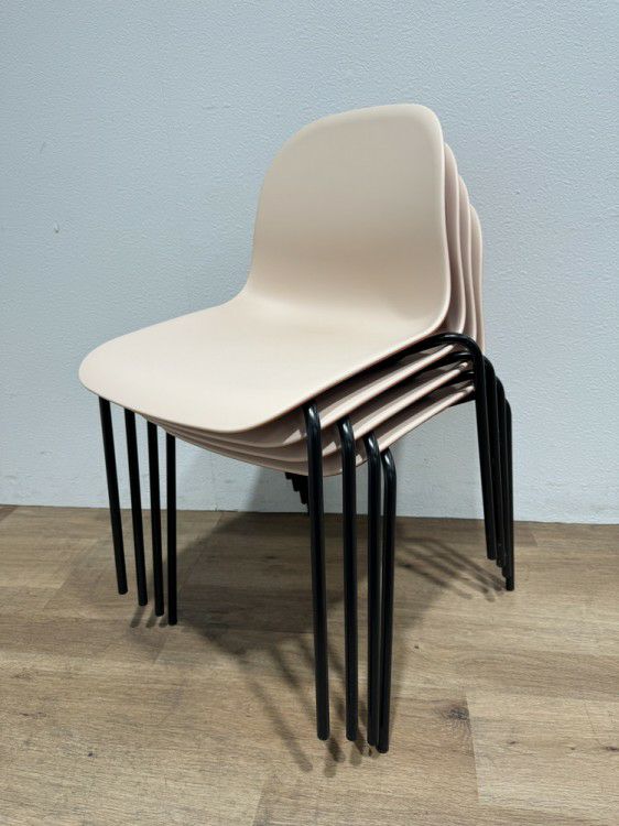 イトーキnino(ニーノ)シリーズ スタッキングチェア 商品画像8