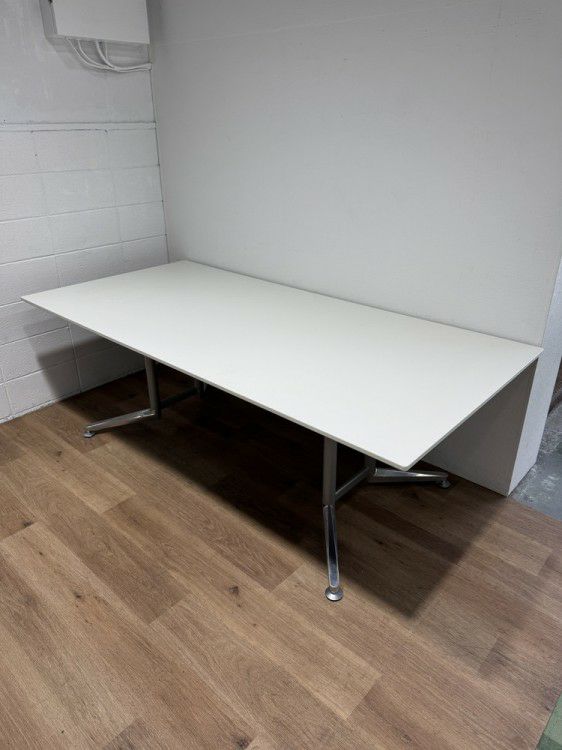 プラスWX-J2シリーズ ミーティングテーブル 商品画像1