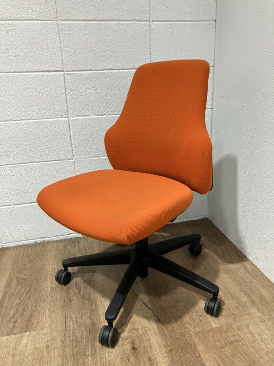 コクヨグーフォシリーズ グーフォチェア 商品画像1