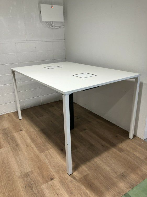 コクヨワークフィットシリーズ ハイテーブル 商品画像1