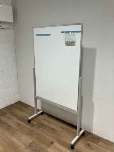 ウチダ（内田洋行）脚付ホワイトボード 商品画像1