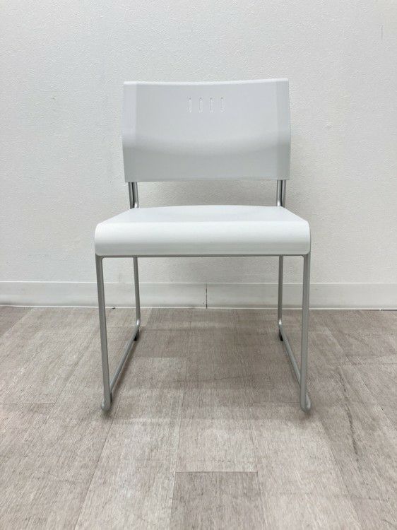 ライオンNo.725シリーズ スタッキングチェア 商品画像2