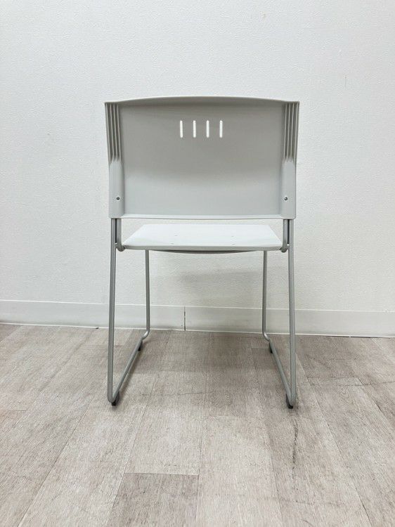 ライオンNo.725シリーズ スタッキングチェア 商品画像4