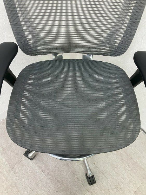 オカムラContessa seconda(コンテッサセコンダ)シリーズ 可動肘付ハイチェア 商品画像9