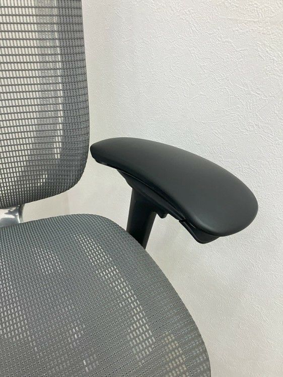 オカムラContessa seconda(コンテッサセコンダ)シリーズ 可動肘付ハイチェア 商品画像13