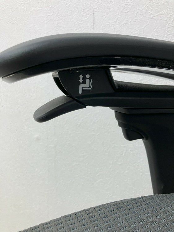 オカムラContessa seconda(コンテッサセコンダ)シリーズ 可動肘付ハイチェア 商品画像23