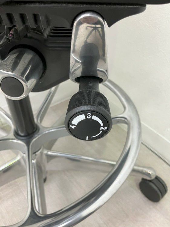 オカムラContessa seconda(コンテッサセコンダ)シリーズ 可動肘付ハイチェア 商品画像29