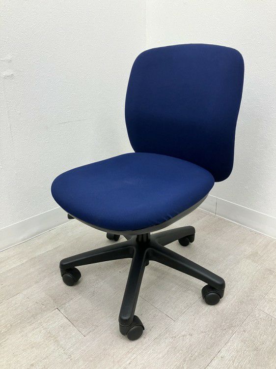 ウチダ（内田洋行）エニーザ（Anyza）チェア エニーザチェア 商品画像1