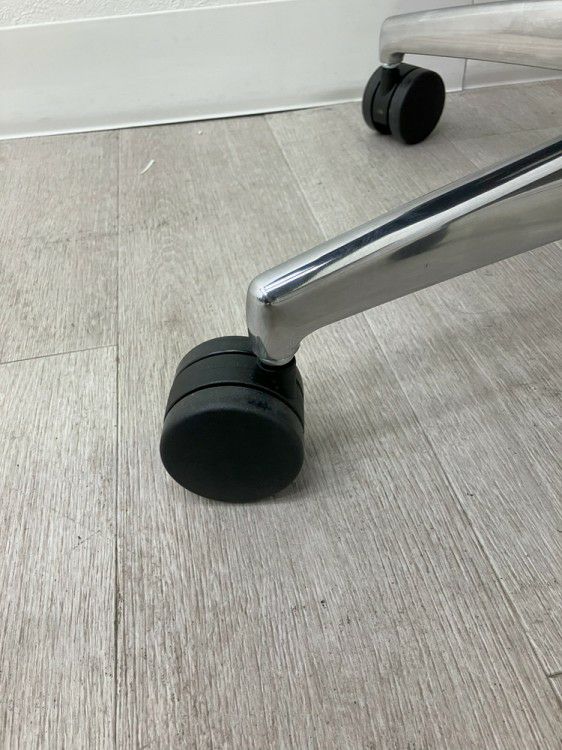 コクヨBezel(ベゼル)チェア 可動肘付ベゼルチェア　 商品画像15