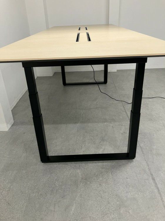 コクヨ電動昇降式3200ミーティングテーブル 商品画像3