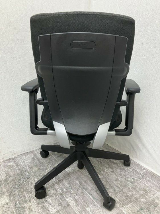 コクヨ可動肘付ラルゴチェア 商品画像5