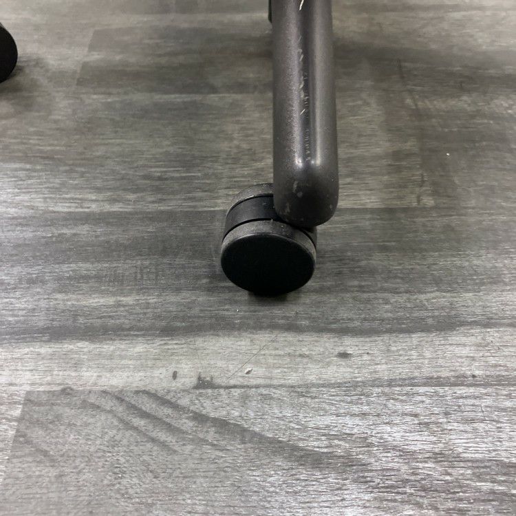 HermanMiller（ハーマンミラー）アーロンチェア 可動肘付アーロンチェア 商品画像15