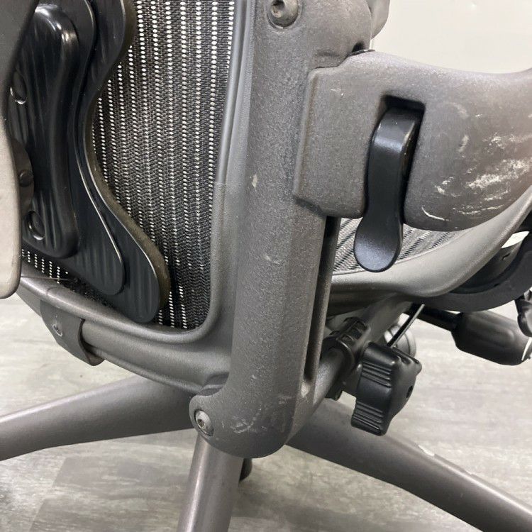 HermanMiller（ハーマンミラー）アーロンチェア 可動肘付アーロンチェア 商品画像18