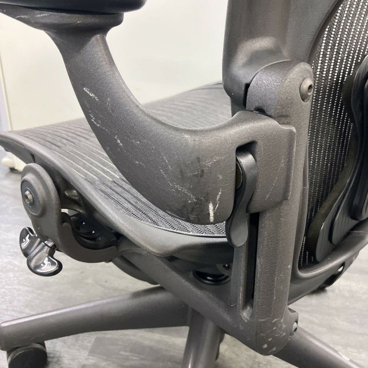 HermanMiller（ハーマンミラー）アーロンチェア 可動肘付アーロンチェア 商品画像19