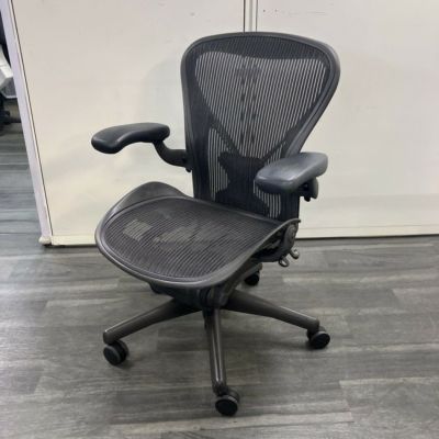 HermanMiller（ハーマンミラー）アーロンチェア 可動肘付アーロンチェア 商品画像1