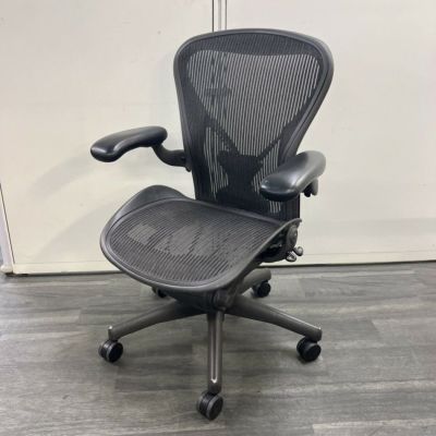 HermanMiller（ハーマンミラー）アーロンチェア 可動肘付アーロンチェア 商品画像1