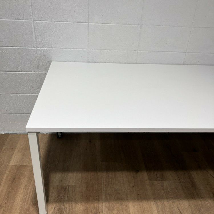 オカムラAption Free(アプションフリー)シリーズ ミーティングテーブル 商品画像2