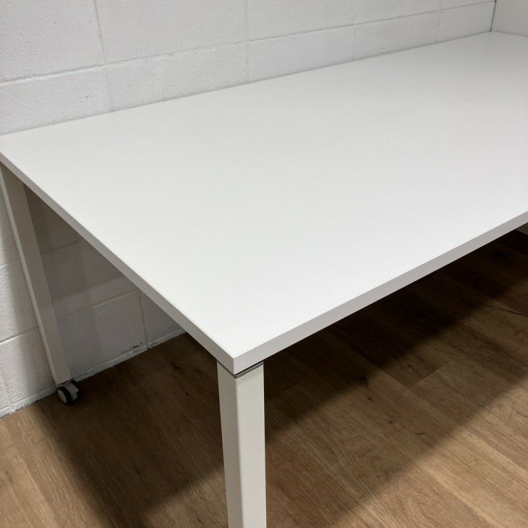 オカムラAption Free(アプションフリー)シリーズ ミーティングテーブル 商品画像3