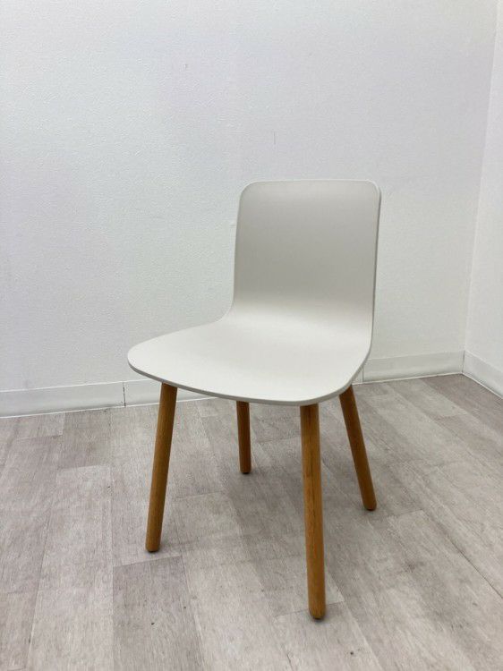 Vitra（ヴィトラ）ハルウッド（HAL Wood）シリーズ ハルウッドチェア 商品画像1