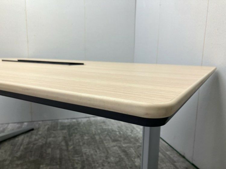 オカムラLiftio(リフティオ)シリーズ 1800ミーティングテーブル 商品画像6