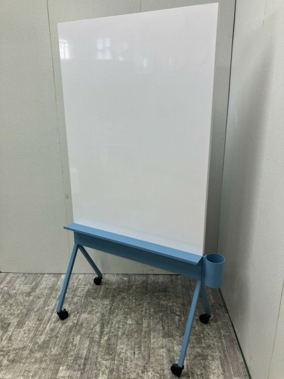 イトーキモバイルマーカーボード 縦型脚付両面ホワイトボード 商品画像2