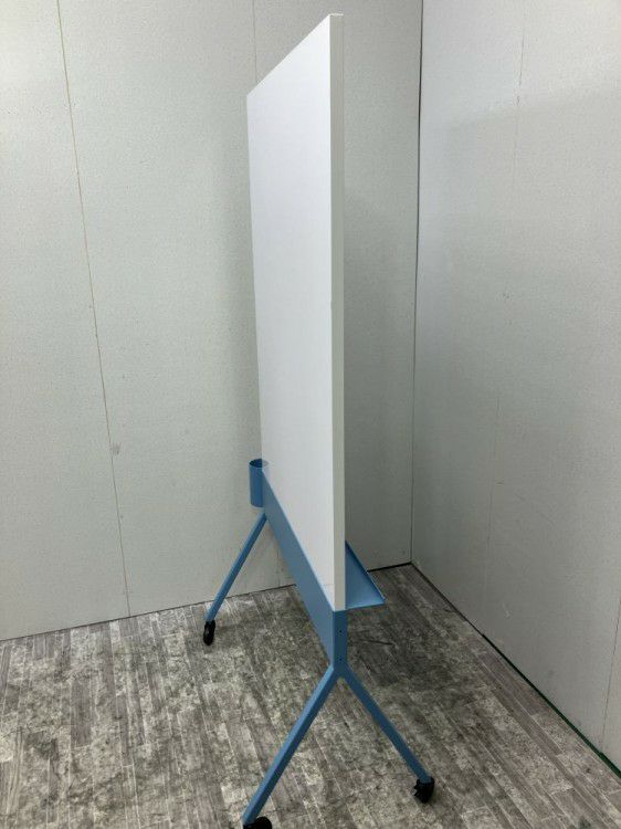 イトーキモバイルマーカーボード 縦型脚付両面ホワイトボード 商品画像4